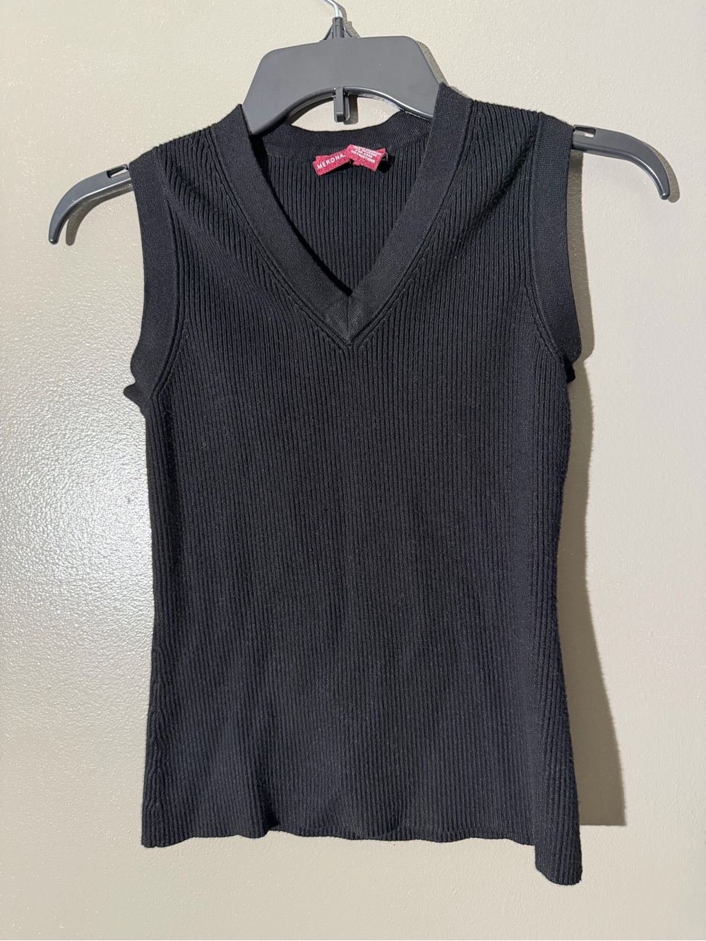 Merona Black Ribbed Knit Tank with Burgundy Tag